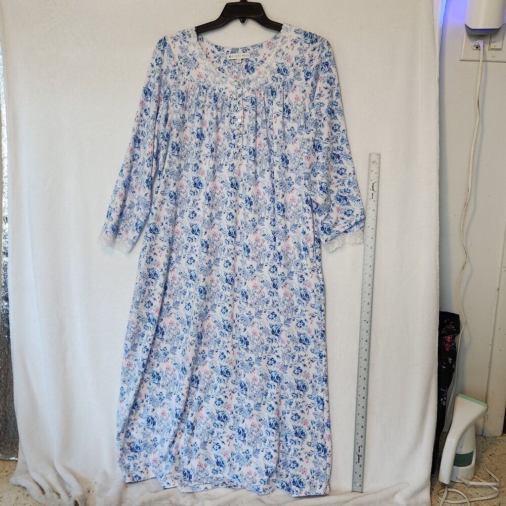 Eileen West Women's M Sweater Knit Ballet Nightgown in White Ditsy Blue Pink